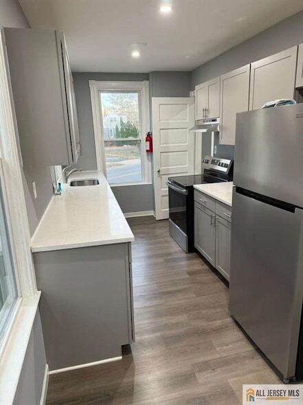 Building Photo - 107 Parkway Ave