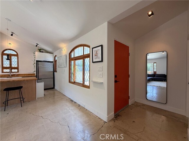 Building Photo - 8515 Crescent Dr
