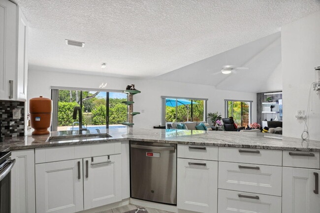 Building Photo - 6601 Sweet Maple Ln