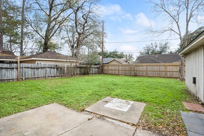 Building Photo - 1039 Marcella St