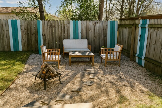 Building Photo - 1707 Chestnut Ave