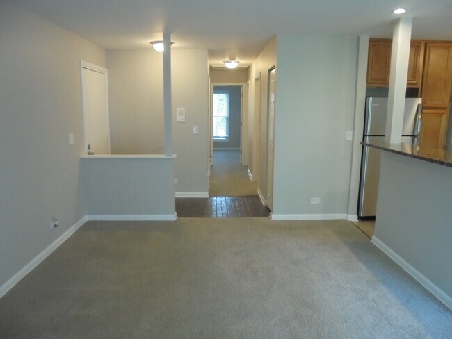 Building Photo - 4730 Calvert Dr