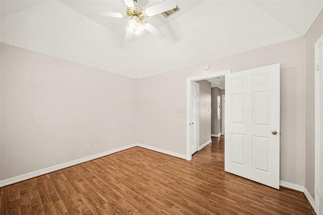 Building Photo - 4907 Canterbury Ln