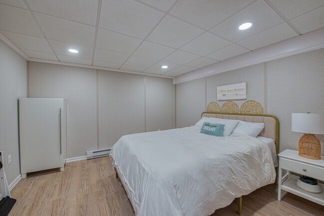 Building Photo - 35 Metacomet Rd