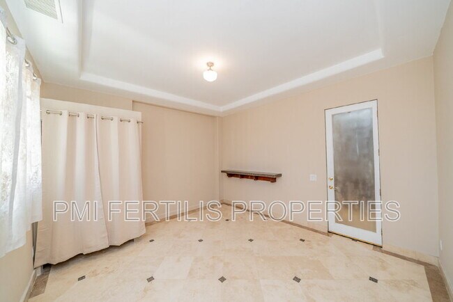 Building Photo - 17425 Cyrus Ln