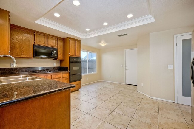 Building Photo - 3Bed/2Bath in Rancho Del Oro~ Ave Sevilla