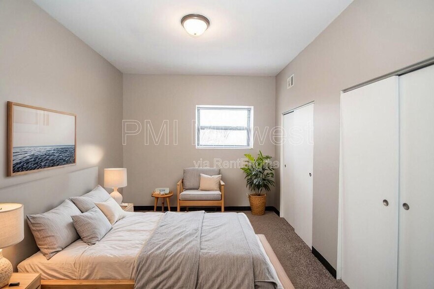 Building Photo - 2060 N Delaware St