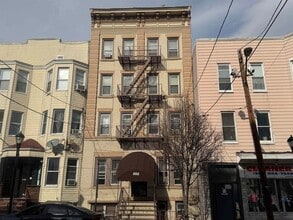 Building Photo - 202 48th St