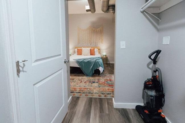 Building Photo - 117 Spring St