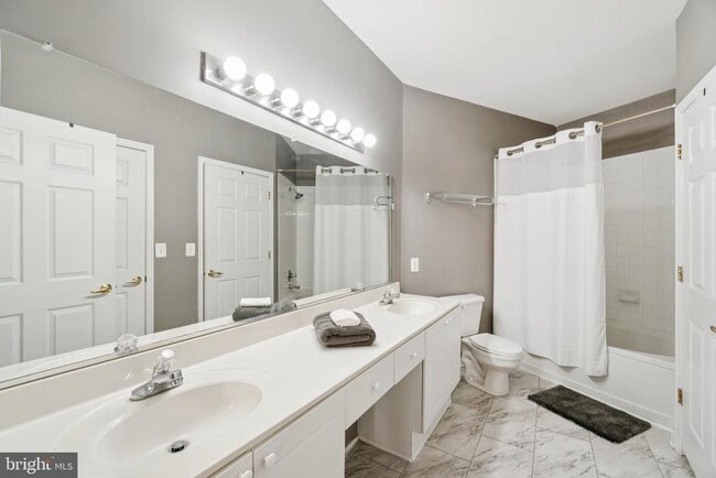 Building Photo - 4550 Strutfield Ln