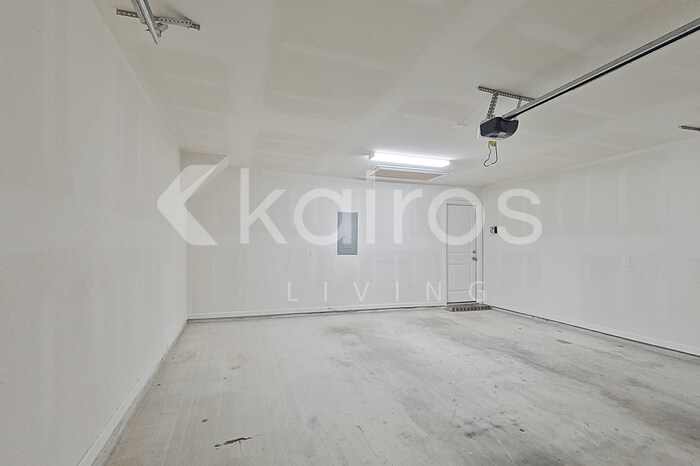 Building Photo - 116 SANTIAGO COURT