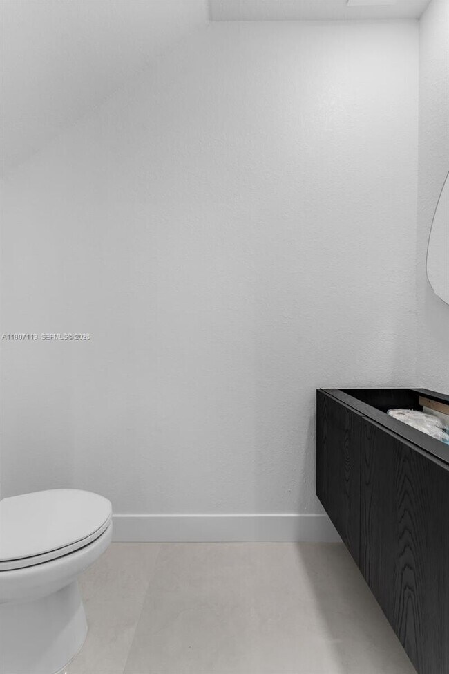 Building Photo - 617 SW 11th St