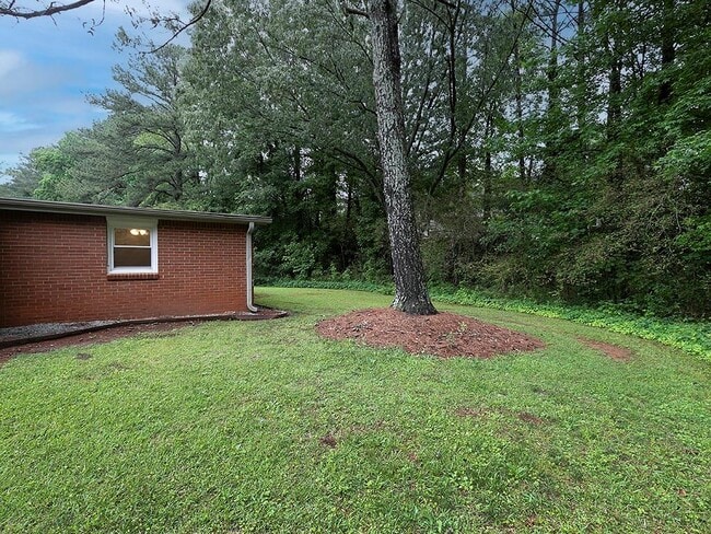 Building Photo - 2123 Hanfred Ct