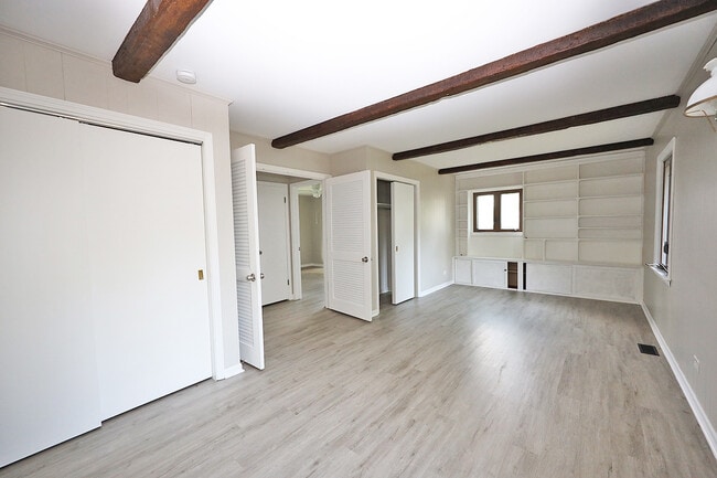 Building Photo - 661 Sycamore Dr