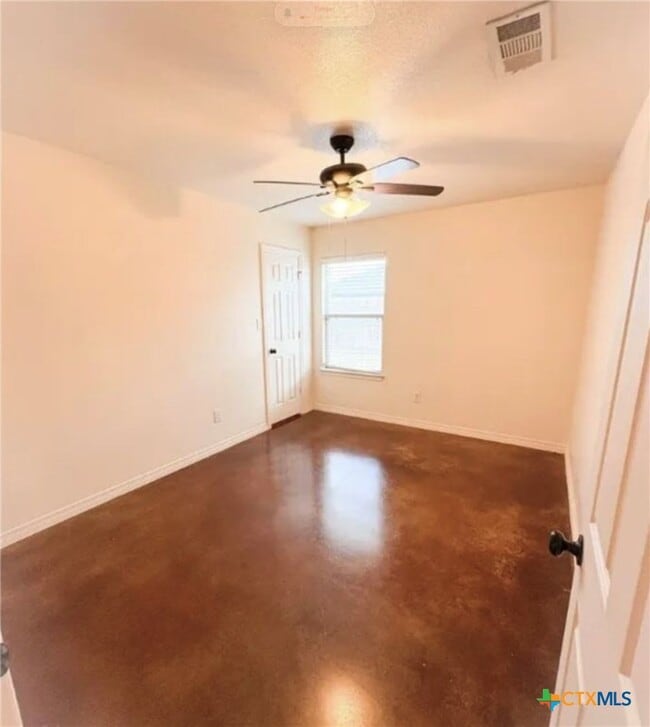 Building Photo - 614 B Karey Dr
