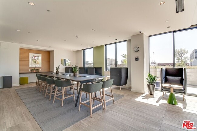 Building Photo - 1100 S Grand Ave