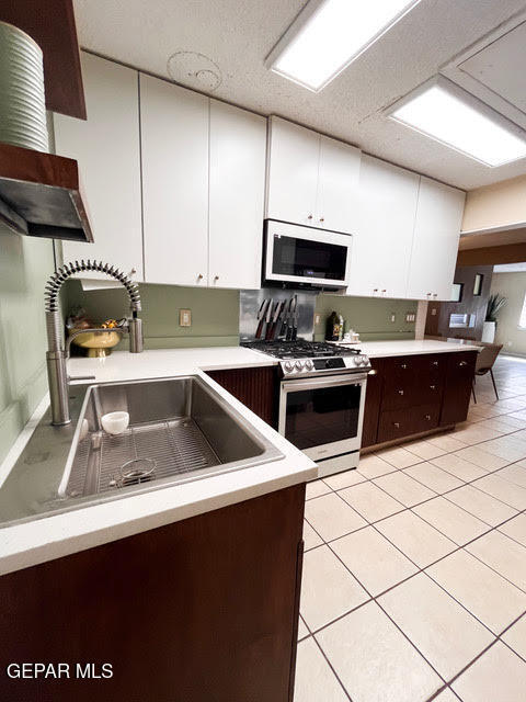 Building Photo - 1817 Ed White Way