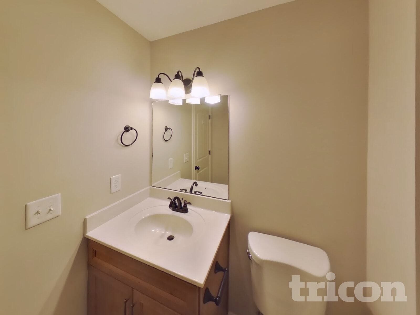 Building Photo - 317 Abeline Dr