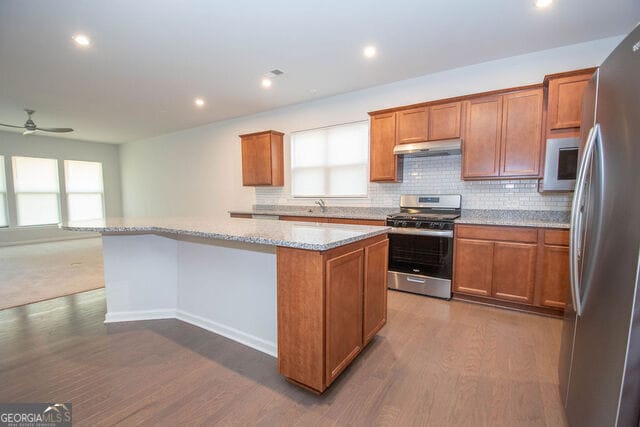 Building Photo - 147 Soundview Trce