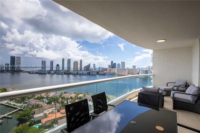 Building Photo - 6000 Island Blvd
