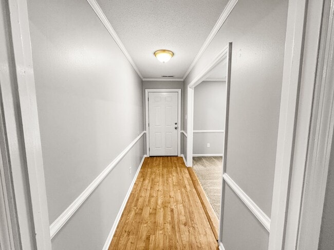 Building Photo - 3001 Jason Dr