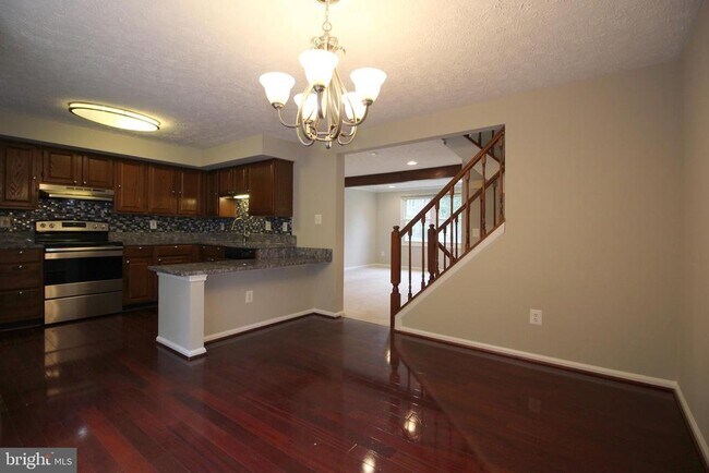 Building Photo - 14126 Red River Dr
