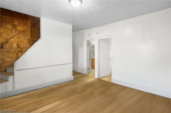 Building Photo - 511 Brown St