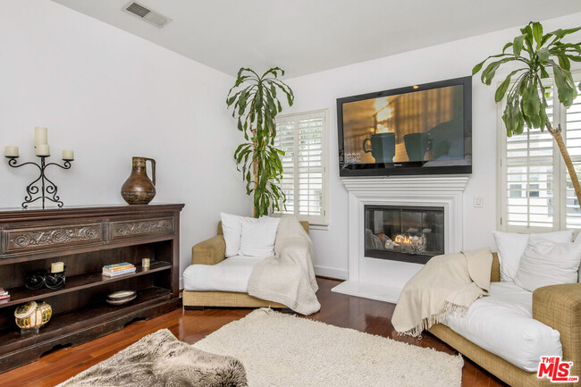 Building Photo - 6021 Dawn Crk