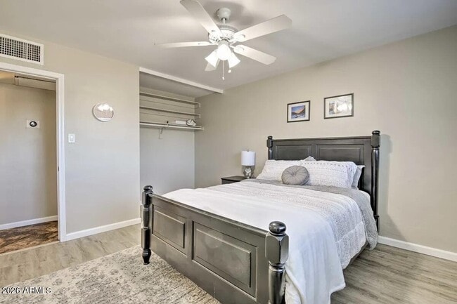 Building Photo - 609 S Priest Dr