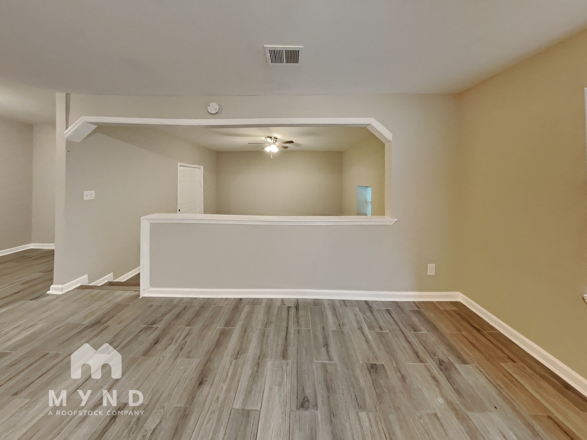 Building Photo - 467 Camelot Pkwy