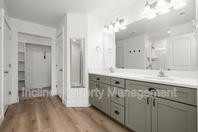 Building Photo - 1009 N Ledger Dr
