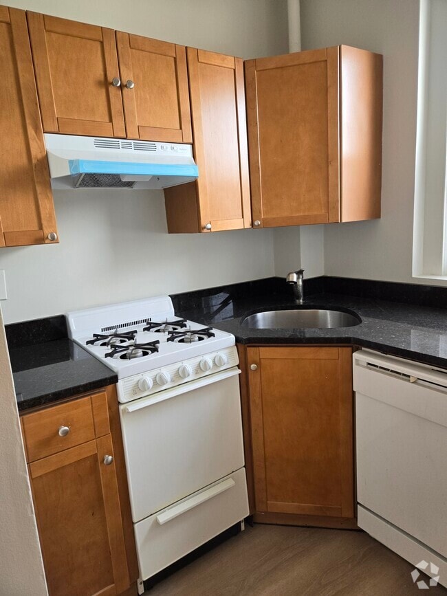 Building Photo - 52 Gainsborough St