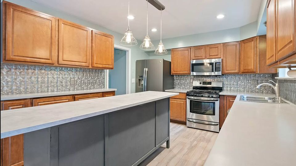 Building Photo - 8240 S Marion View Cir