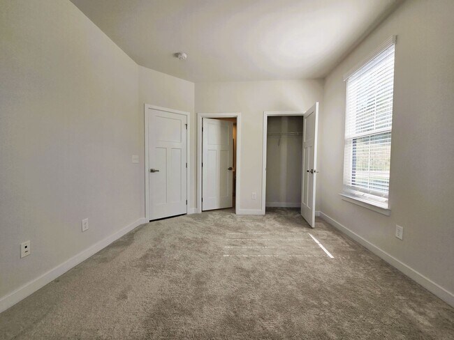 Building Photo - 2209 Cantina Ln