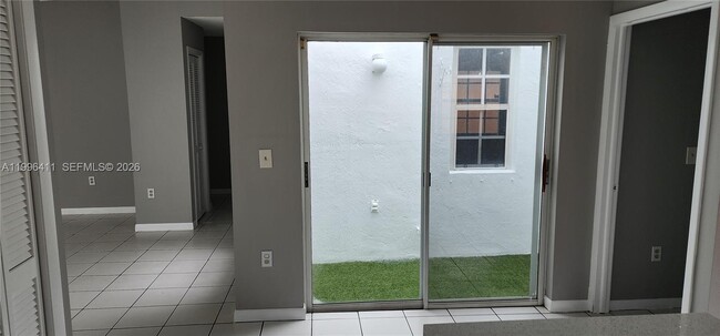 Building Photo - 4725 SW 143rd Ave