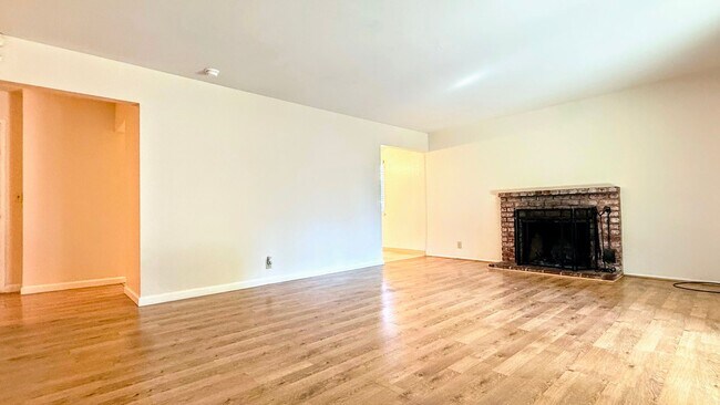 Building Photo - 3BD/2BA - Single Family Home in Desirable Cambrian Neighborhood