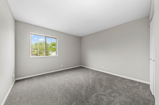 Building Photo - 323 N Gregory St