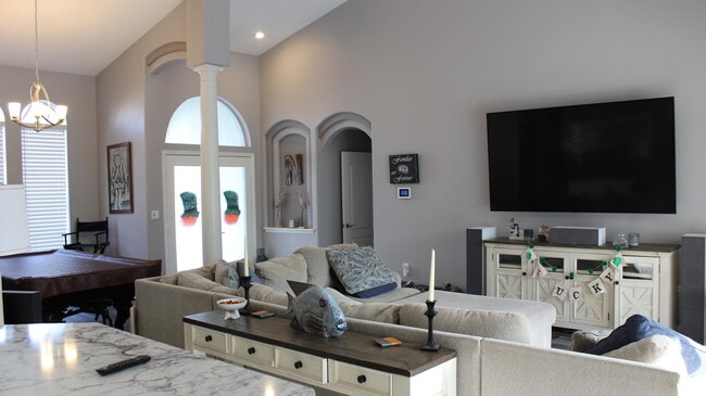 Building Photo - 132 Cambridge Ct