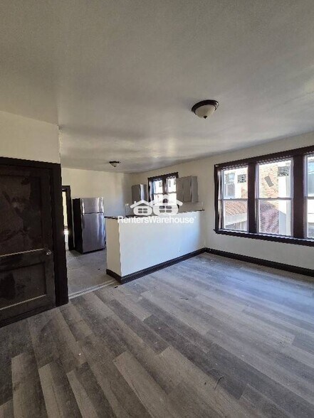 Building Photo - 5068 W. Florissant Ave 2nd Floor