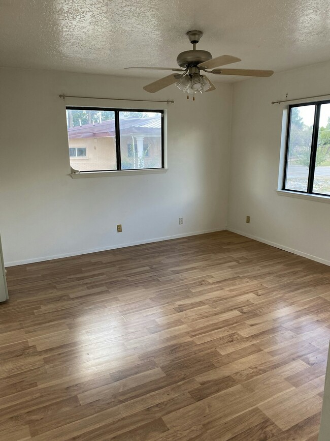 Building Photo - 1004 NM-76