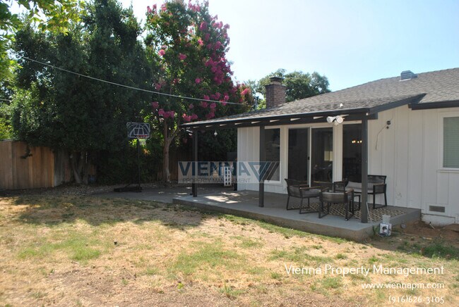 Building Photo - 2913 Kerria Way