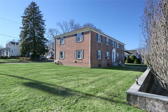 Building Photo - 1 Rockland Ave