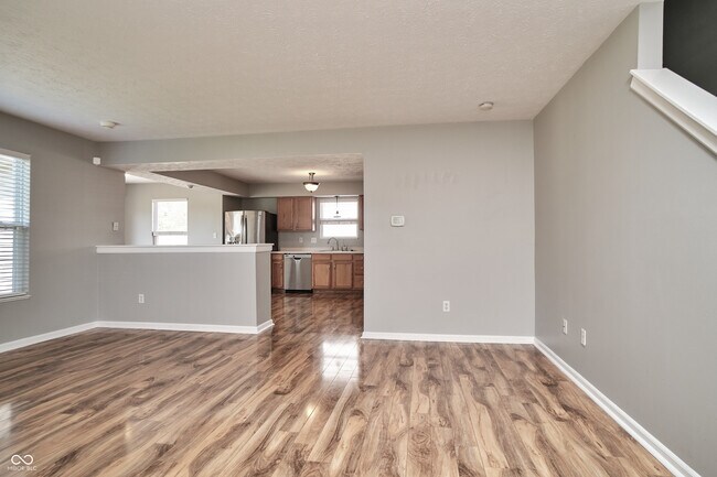 Building Photo - 10856 Trailwood Dr