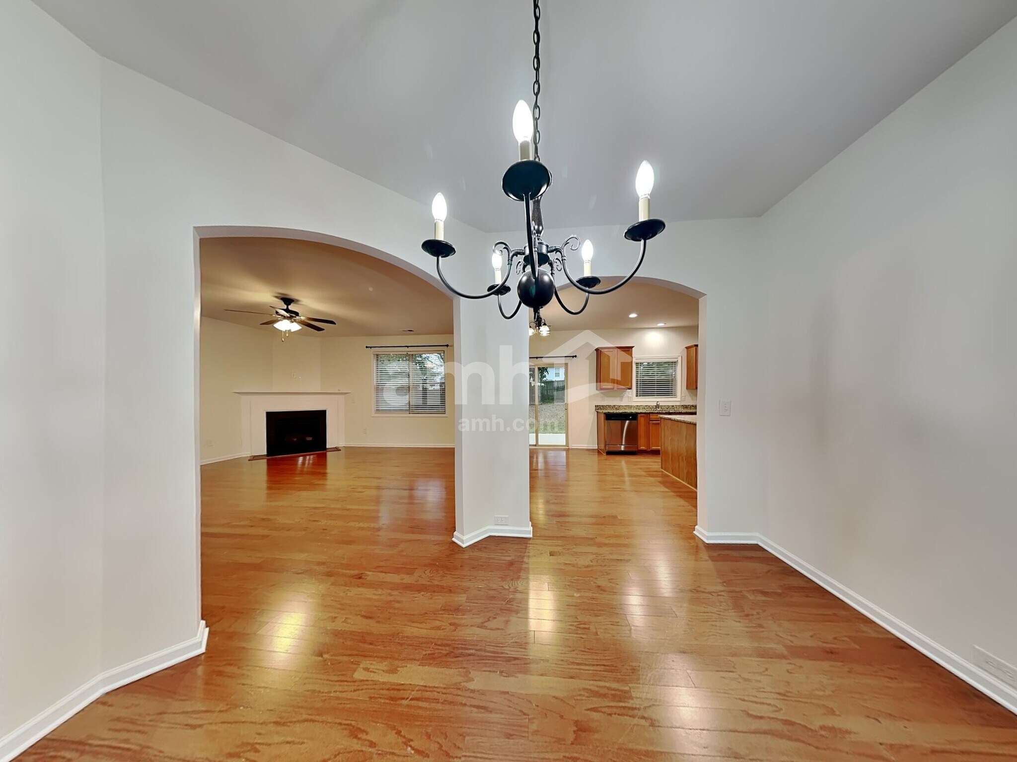 Building Photo - 17 Phaeton Ave