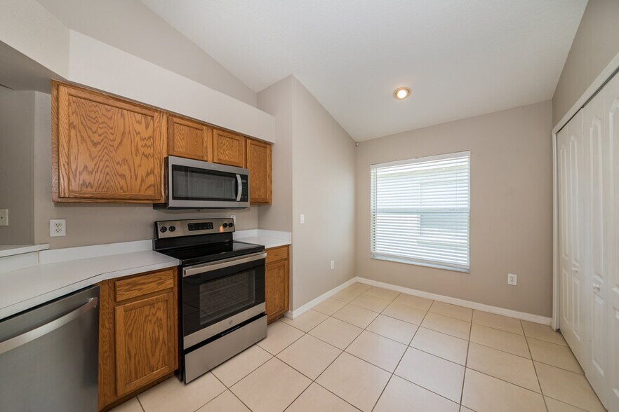 Building Photo - 1609 Carson White Ln