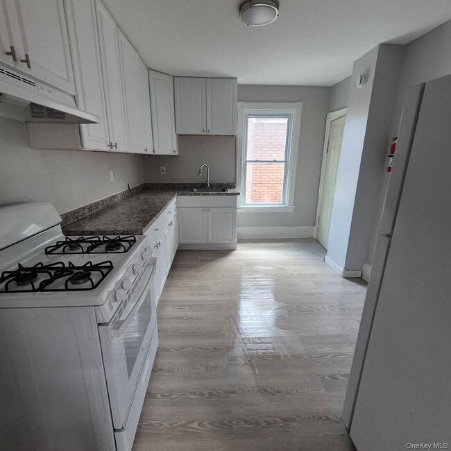 Building Photo - 67 Greenkill Ave