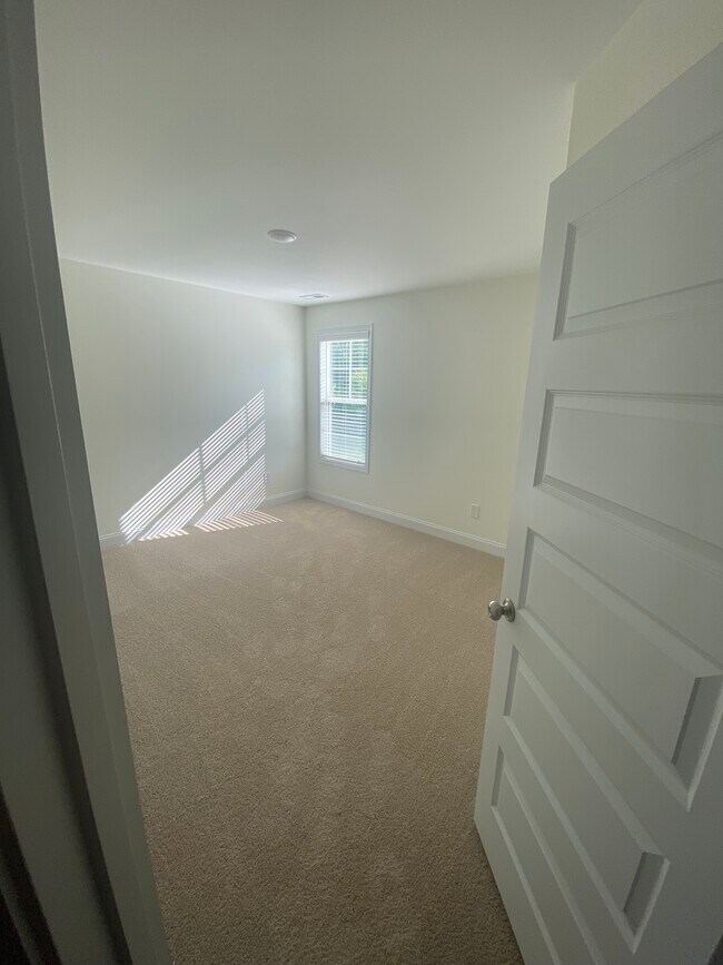 Building Photo - 3862 Blackhills Rd