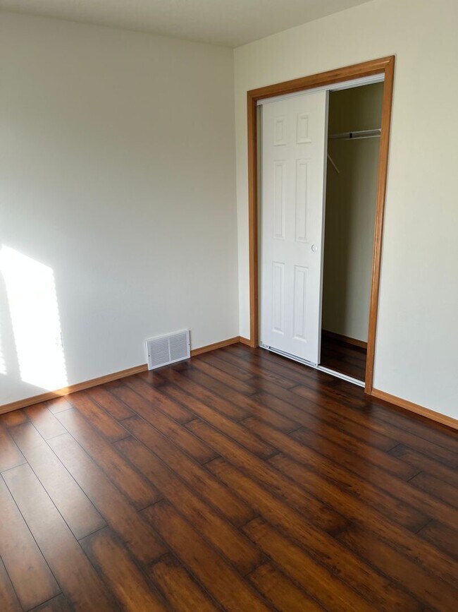 Building Photo - Beautiful 9 Mile Area Home