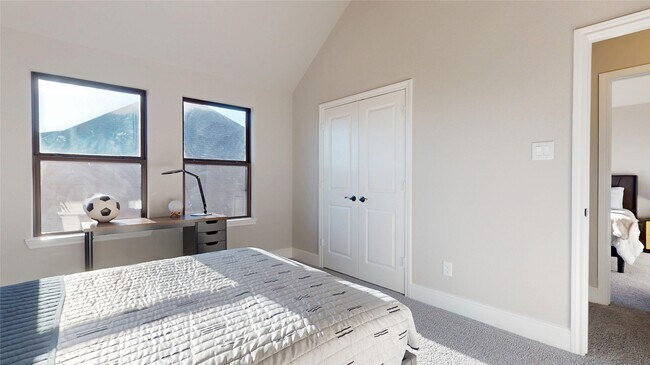 Building Photo - 8305 Greenleaf Ridge Way