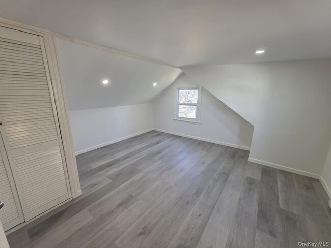 Building Photo - 113 Yoakum Ave